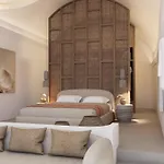 Grace Hotel, Collection Ξενοδοχείο