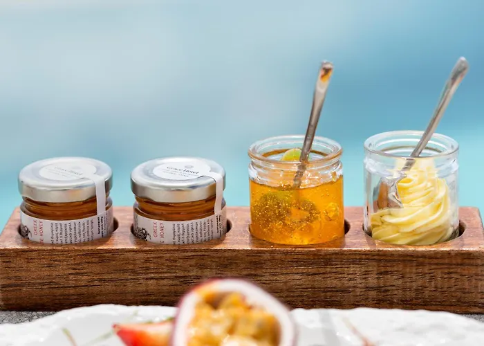 Hotel Grace Hotel, Collection