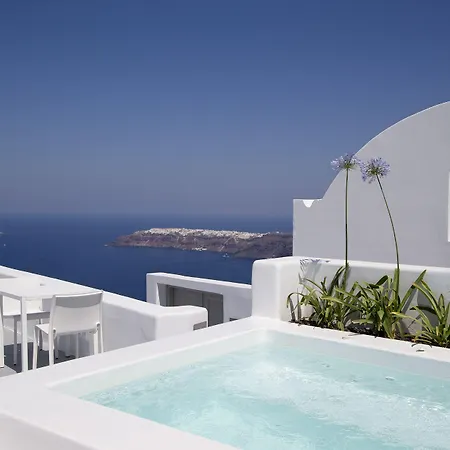 Grace Hotel, Collection