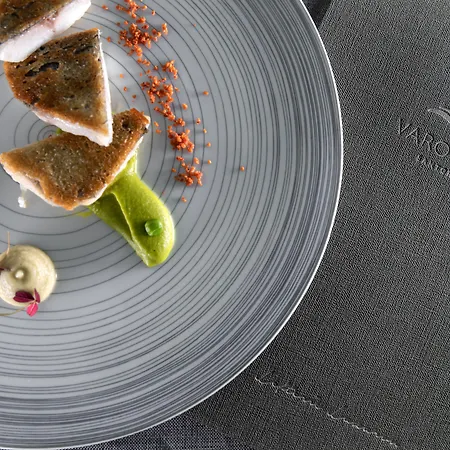 Grace Hotel, Collection 5*