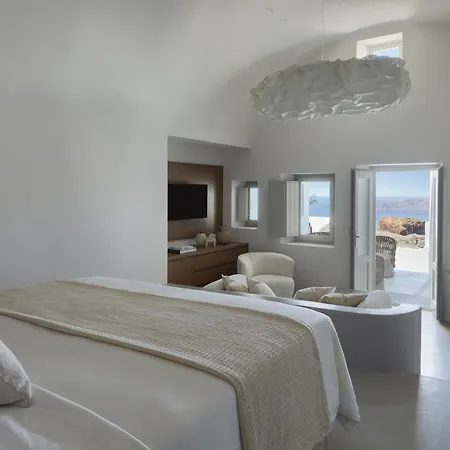 Grace Hotel, Collection