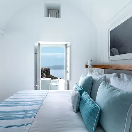 Grace Hotel, Collection