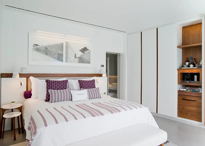 Grace Hotel, Collection 5*