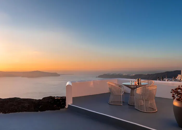 Grace Hotel, Collection