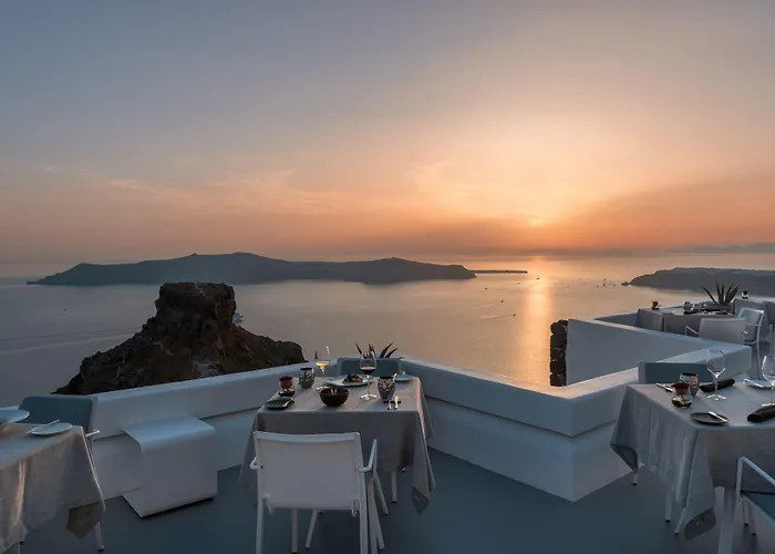 Grace Hotel, Collection