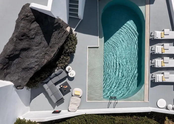 Grace Hotel, Collection