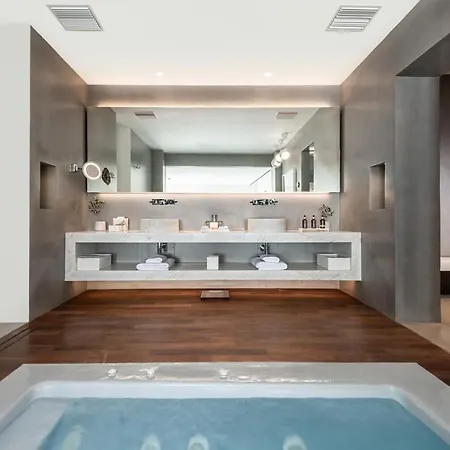 Grace Hotel, Collection Hotel 5*