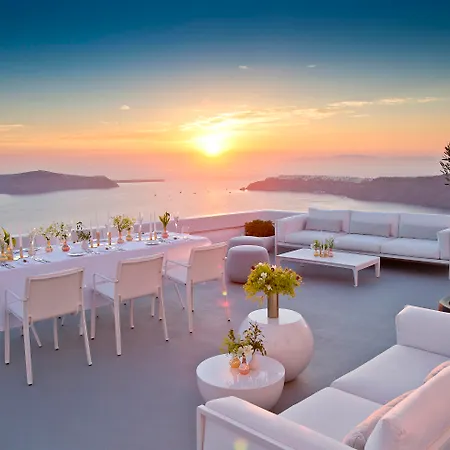 Grace Hotel, Collection