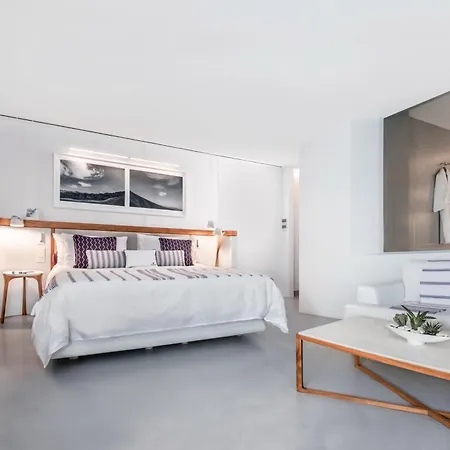 Hotel Grace Hotel, Collection