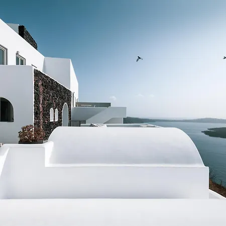 Grace Hotel, Collection