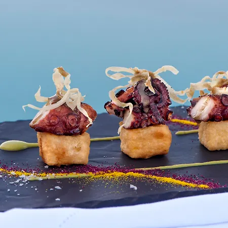 Szálloda Grace Hotel, Collection