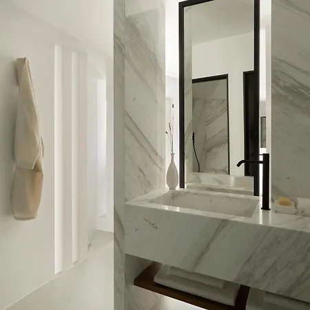 Grace Hotel, Collection 5*